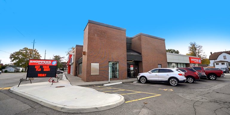 420 Queen St, Chatham - Exterior 01