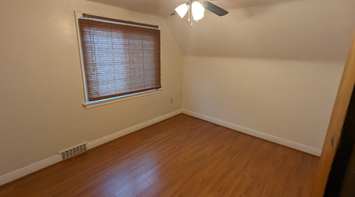 608 Guelph St Kitchener Upper floor - bedroom 1