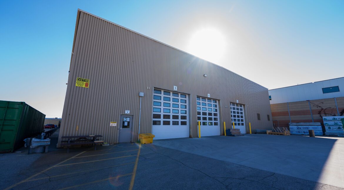 CW_950-Industrial-Rd_Exterior-3