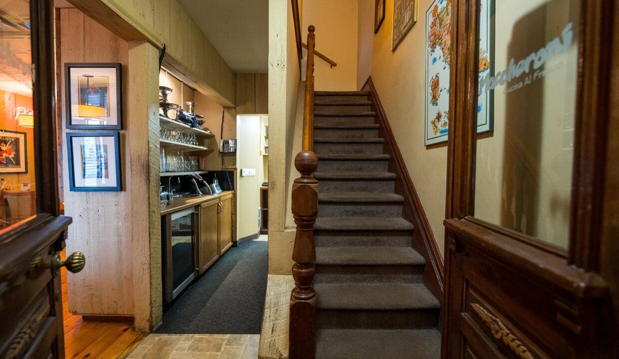 CW_1560-Main-St-W-47