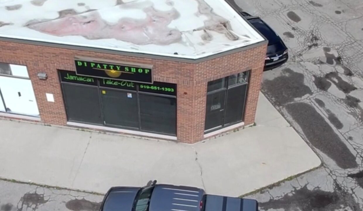 368 Queen St W Cambridge 1