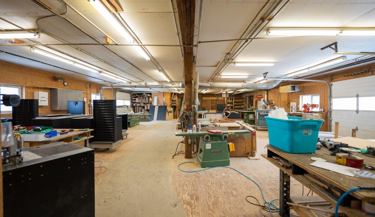 CW_11-HENRY_INTERIOR-43