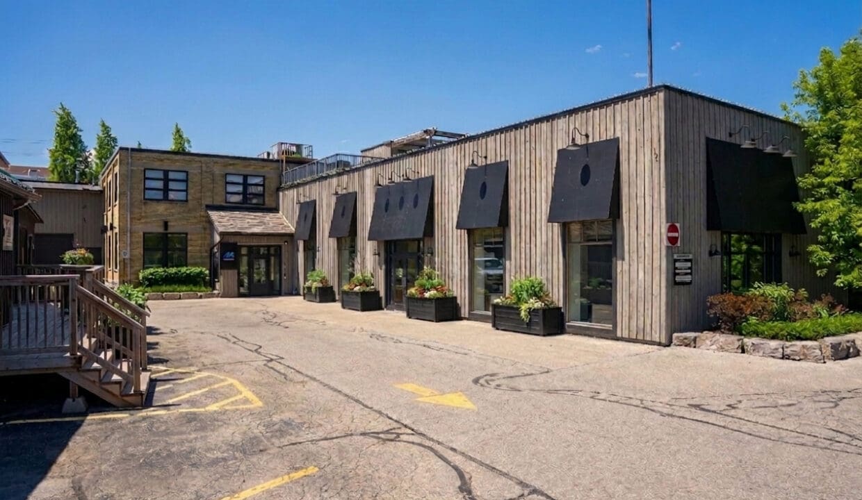 1440 King St N, unit 1B front