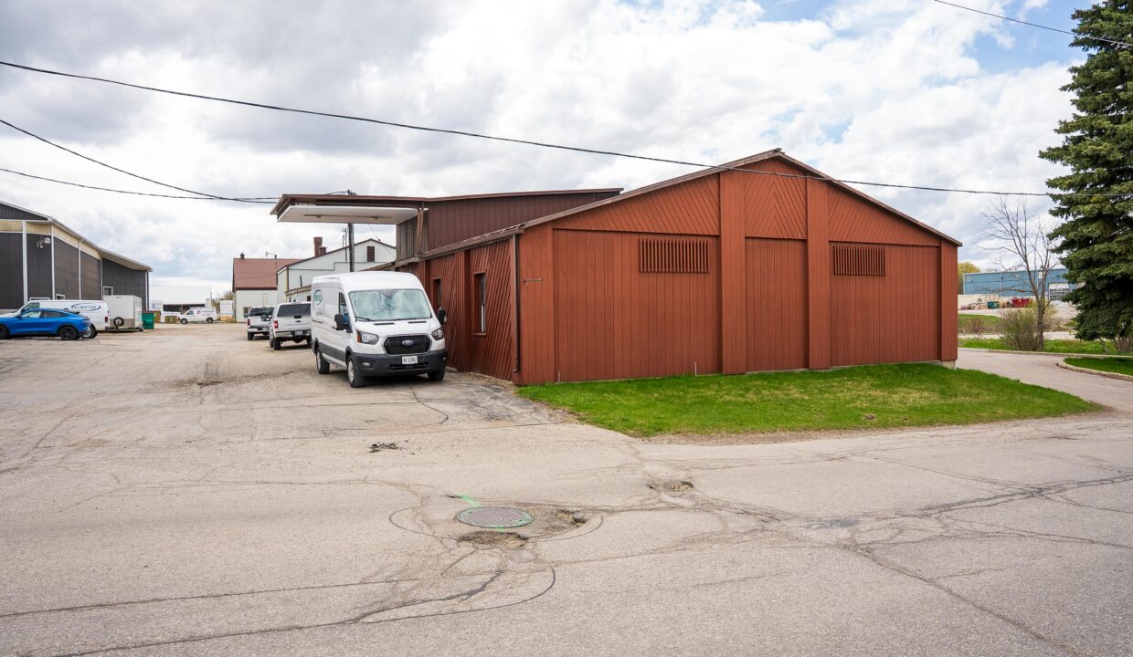 CW_11-Henry_Exterior_May1-6