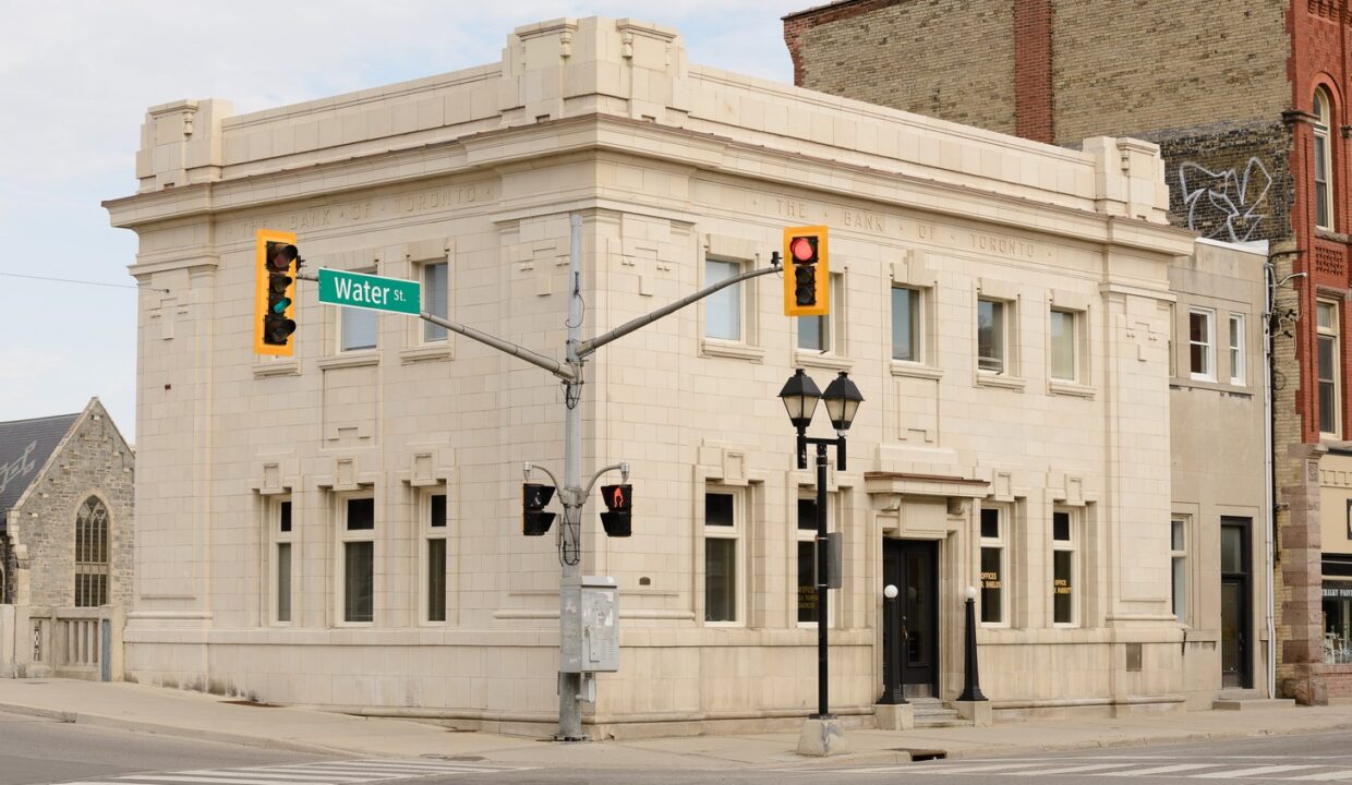 2 Water St N